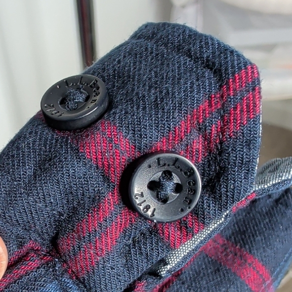 L.L. Bean Men's Red and Blue Plaid Shirt - Picture 4 of 8